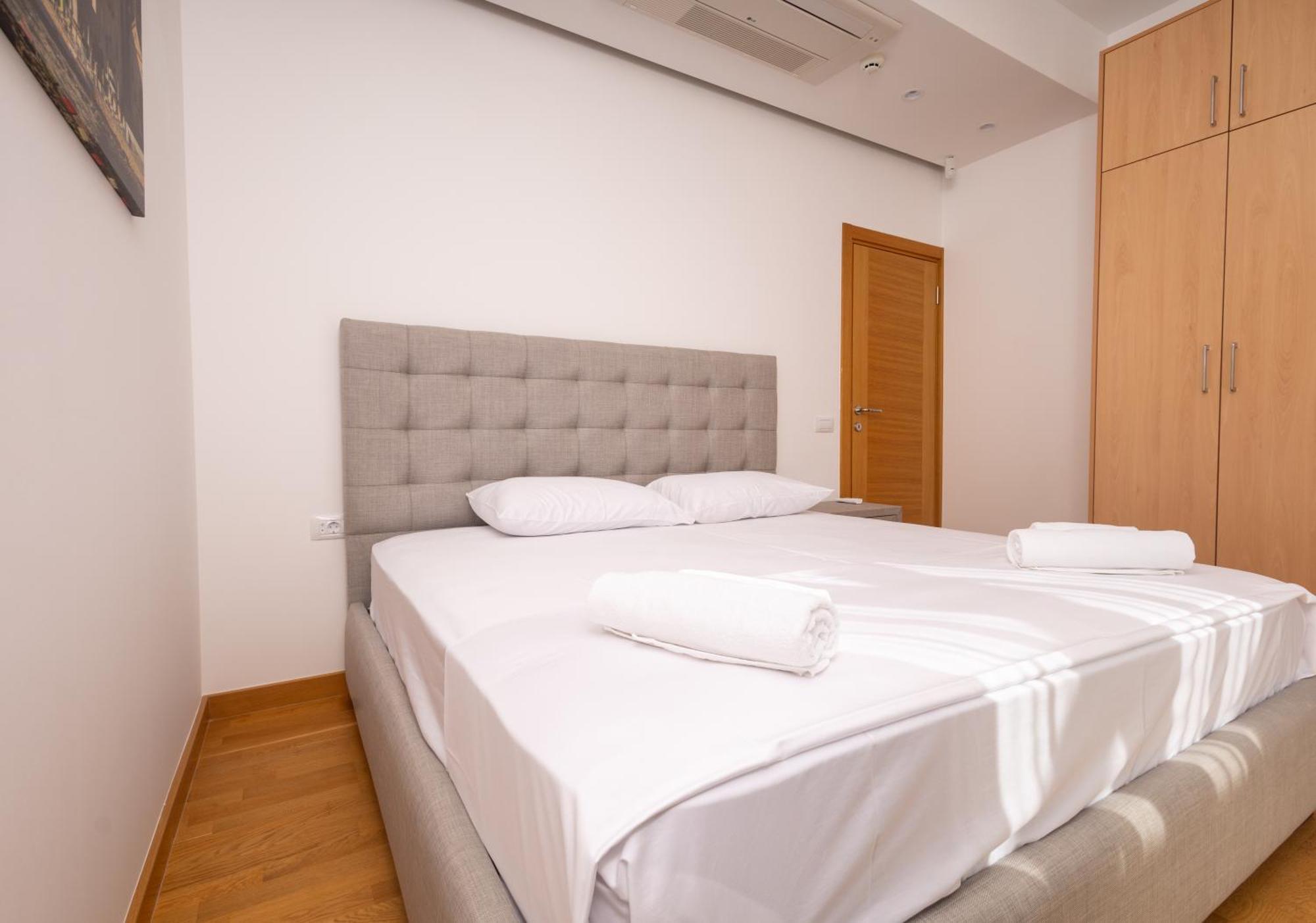 Panorama Bay Luxury Apartments โกตอร์ ภายนอก รูปภาพ