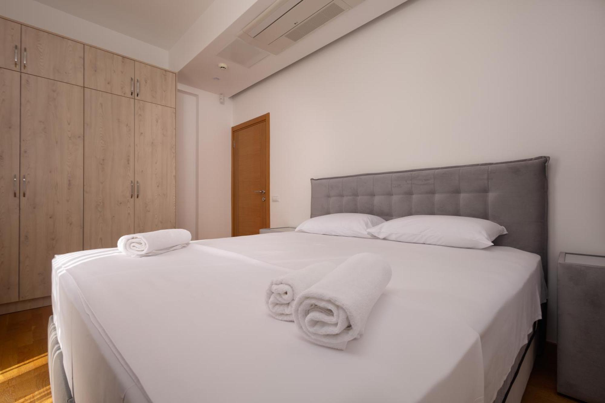 Panorama Bay Luxury Apartments โกตอร์ ภายนอก รูปภาพ