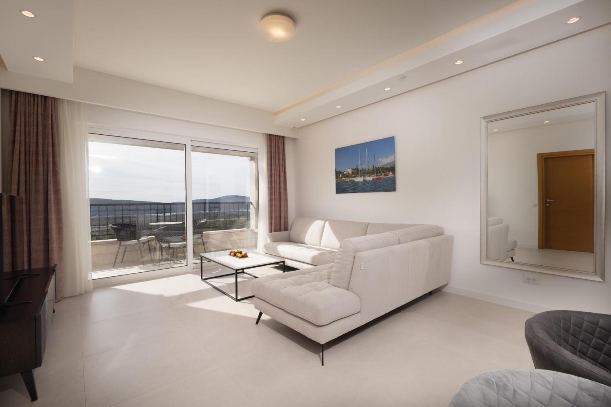 Panorama Bay Luxury Apartments โกตอร์ ภายนอก รูปภาพ