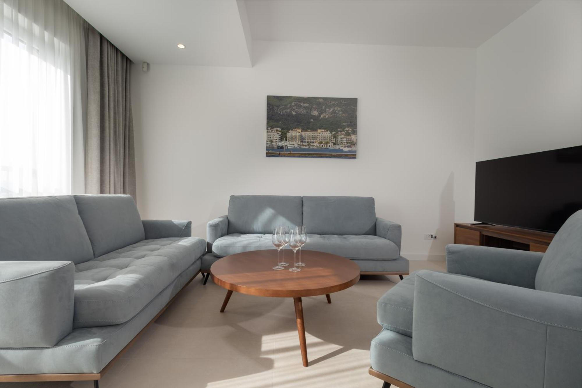 Panorama Bay Luxury Apartments โกตอร์ ภายนอก รูปภาพ