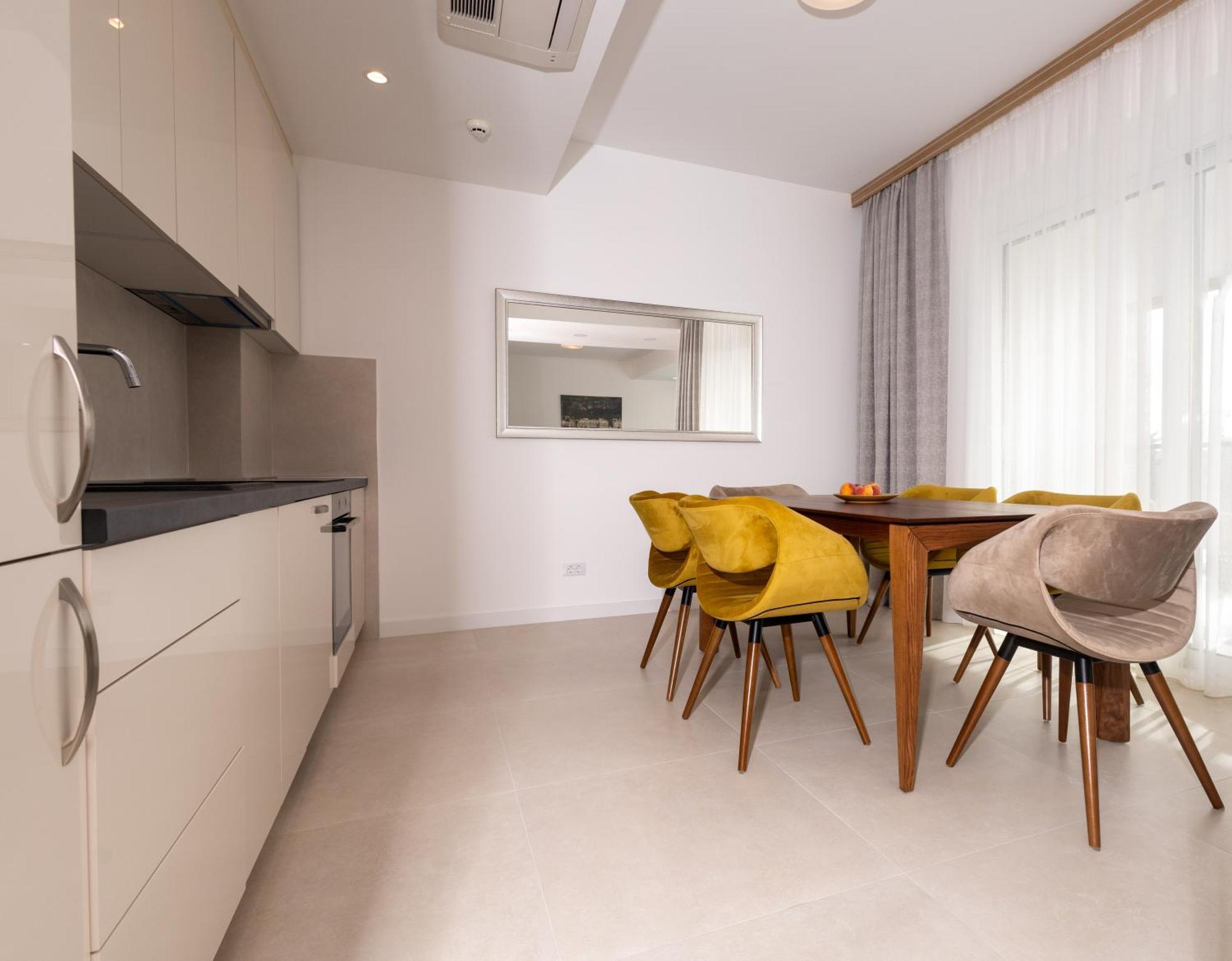 Panorama Bay Luxury Apartments โกตอร์ ภายนอก รูปภาพ