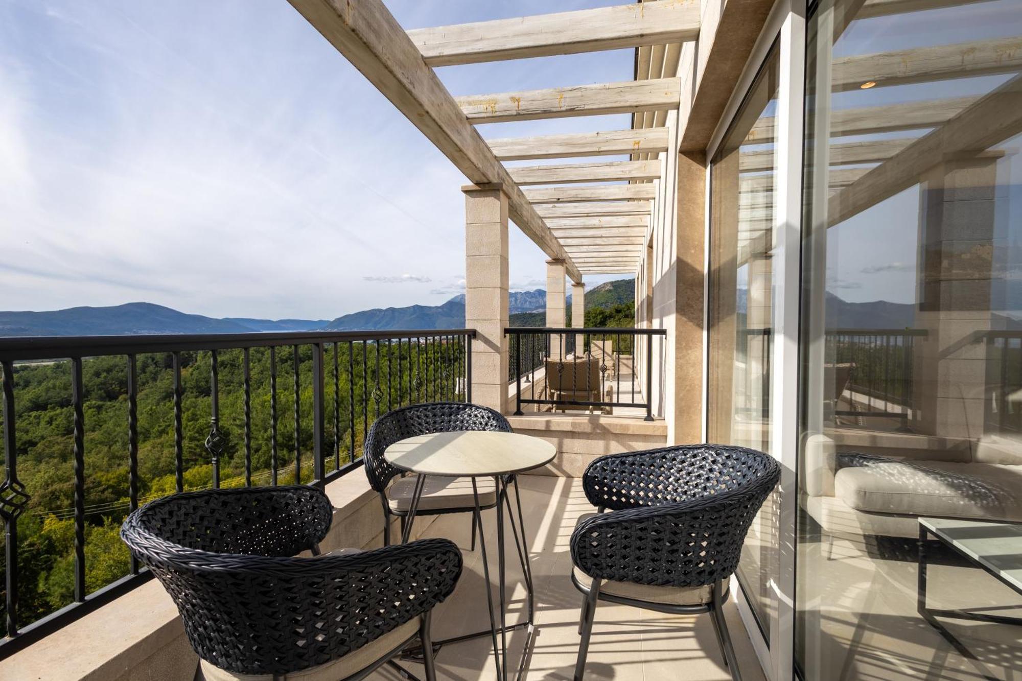 Panorama Bay Luxury Apartments โกตอร์ ภายนอก รูปภาพ