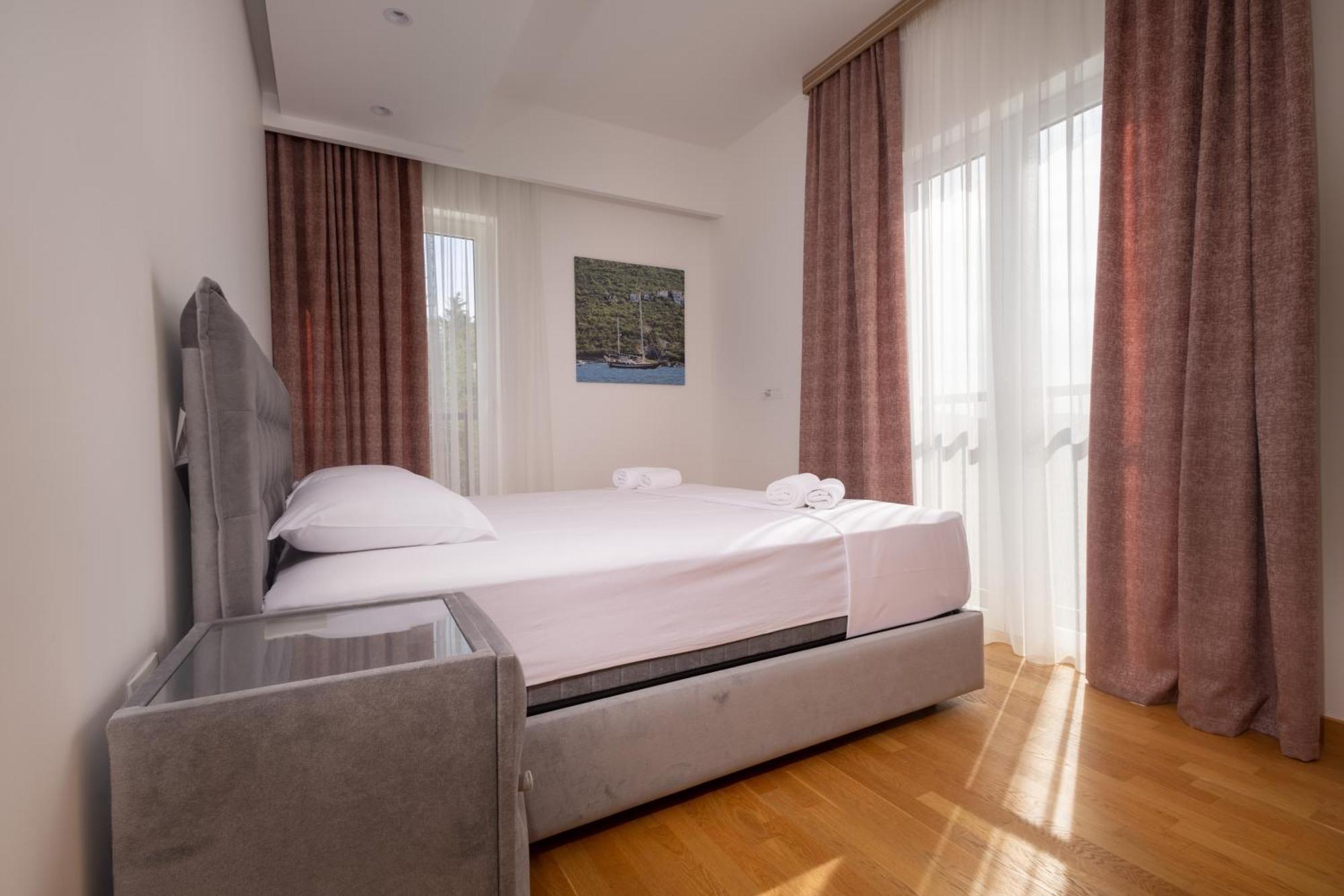 Panorama Bay Luxury Apartments โกตอร์ ภายนอก รูปภาพ