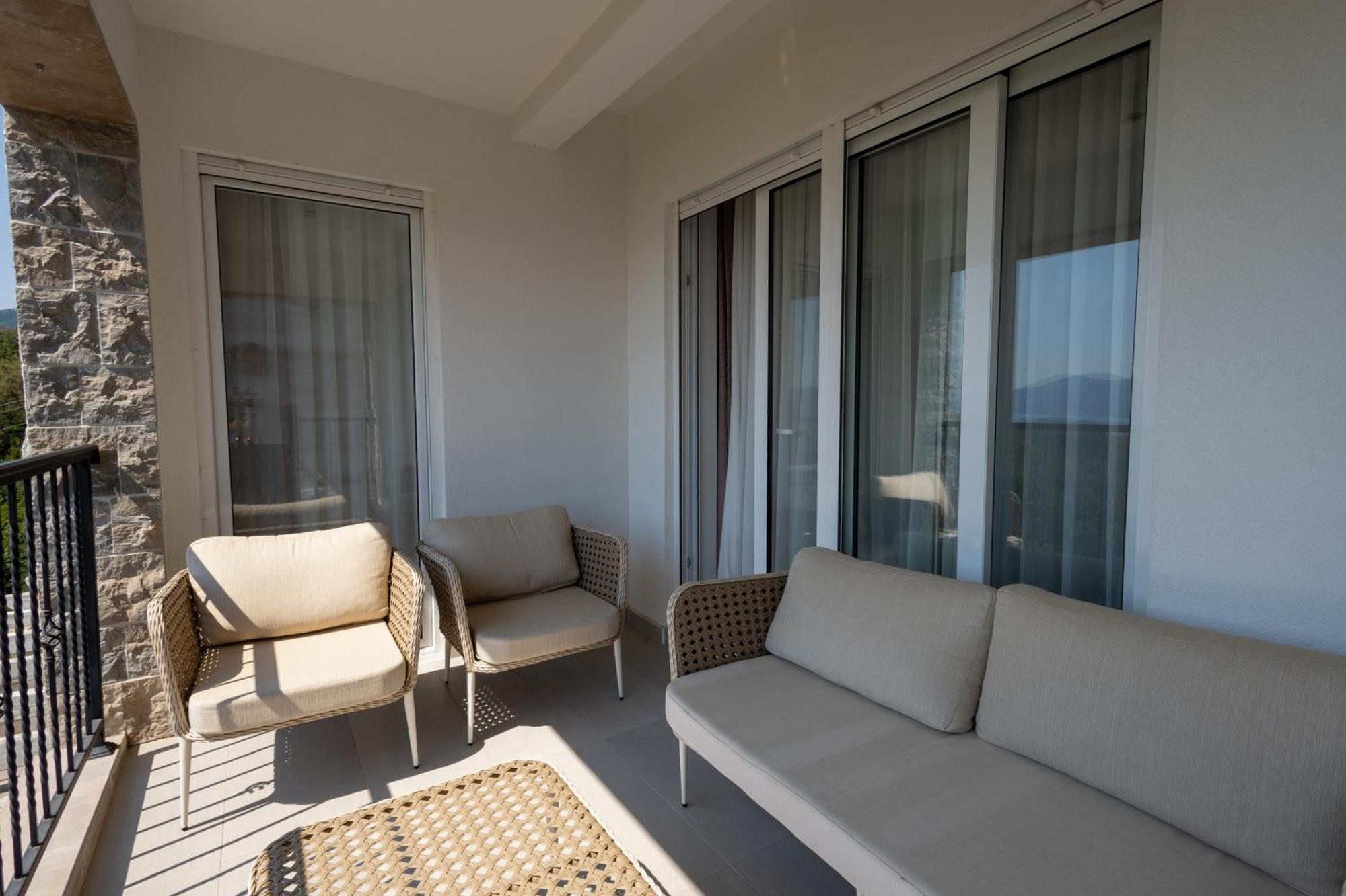 Panorama Bay Luxury Apartments โกตอร์ ภายนอก รูปภาพ