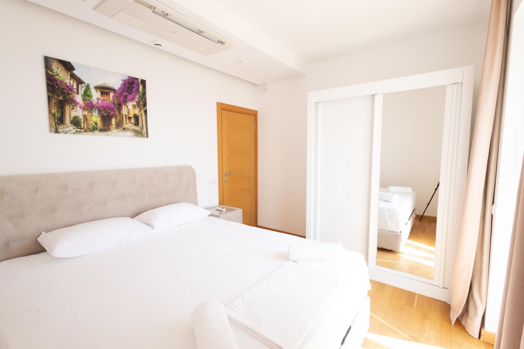 Panorama Bay Luxury Apartments โกตอร์ ภายนอก รูปภาพ