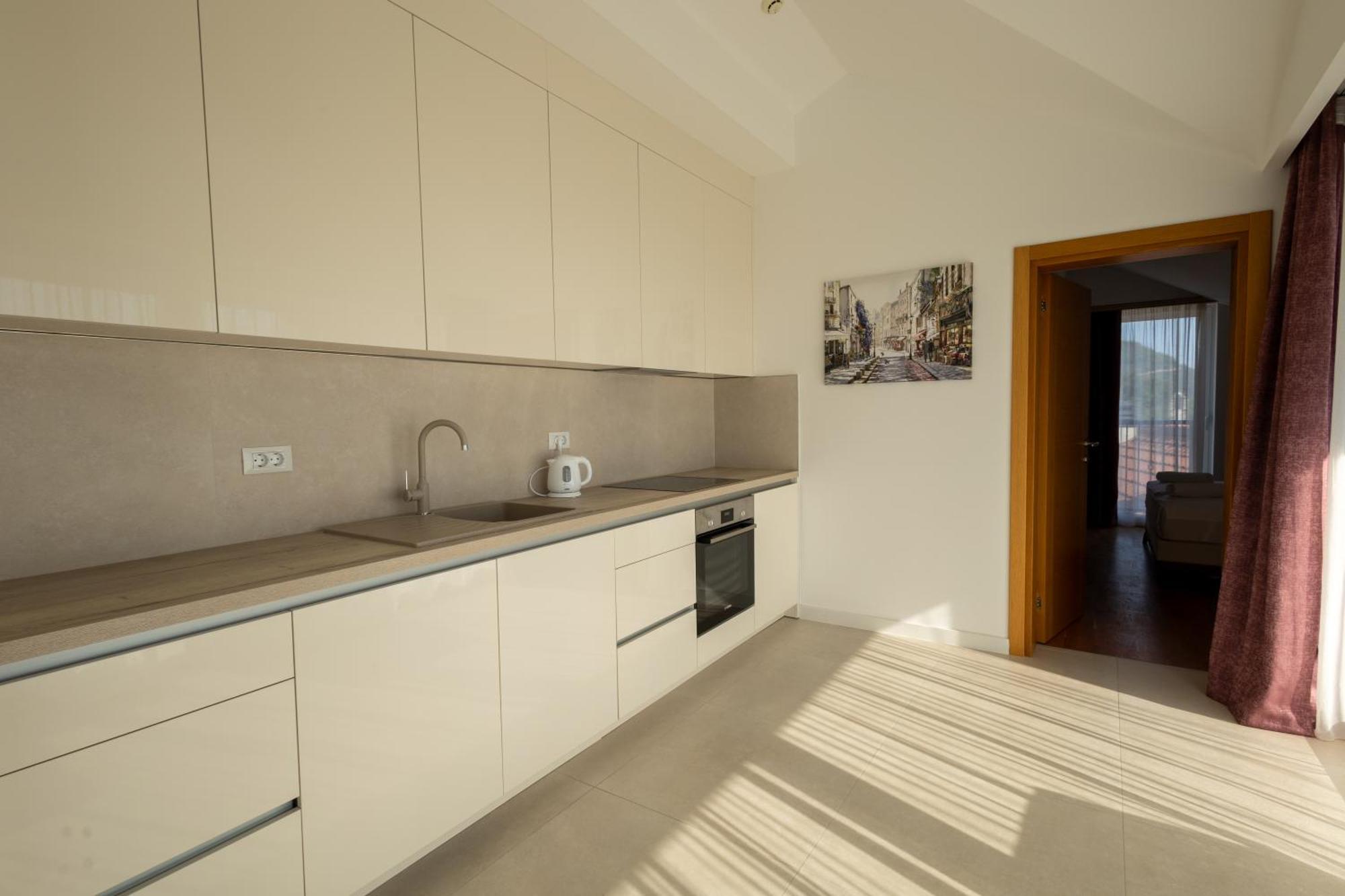 Panorama Bay Luxury Apartments โกตอร์ ภายนอก รูปภาพ