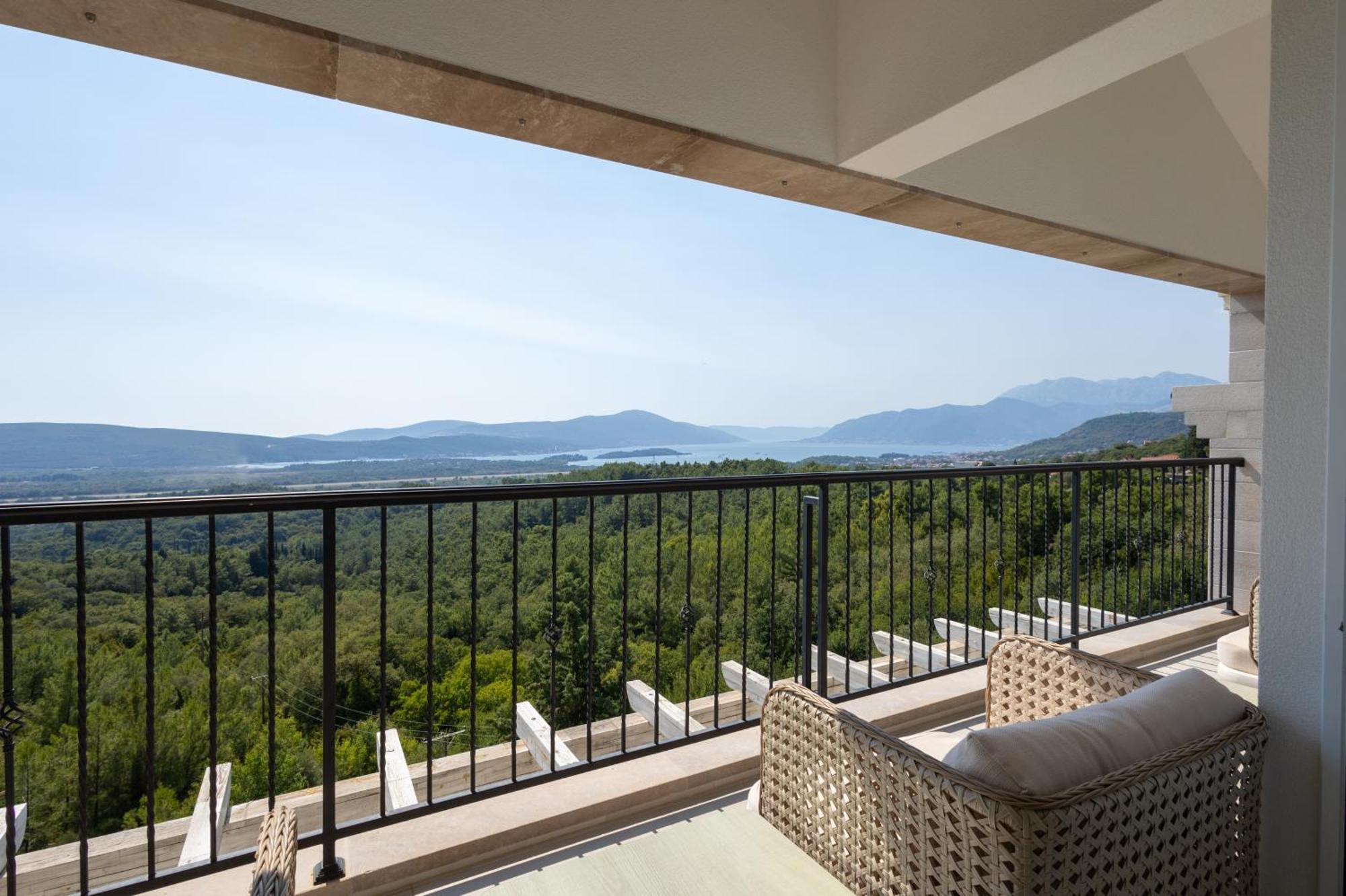Panorama Bay Luxury Apartments โกตอร์ ภายนอก รูปภาพ