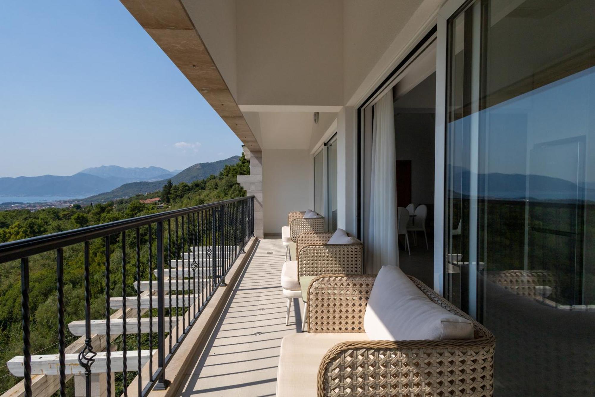 Panorama Bay Luxury Apartments โกตอร์ ภายนอก รูปภาพ
